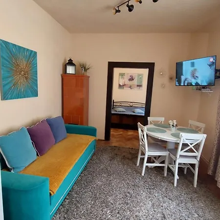 Saray Republicii Apartment *
